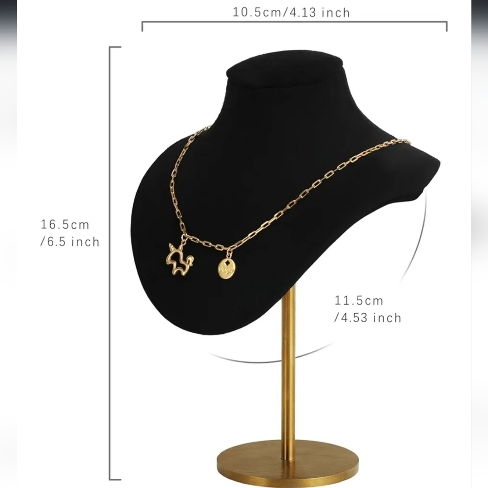 Elegant Velvet Necklace Display - Picture 3 of 14
